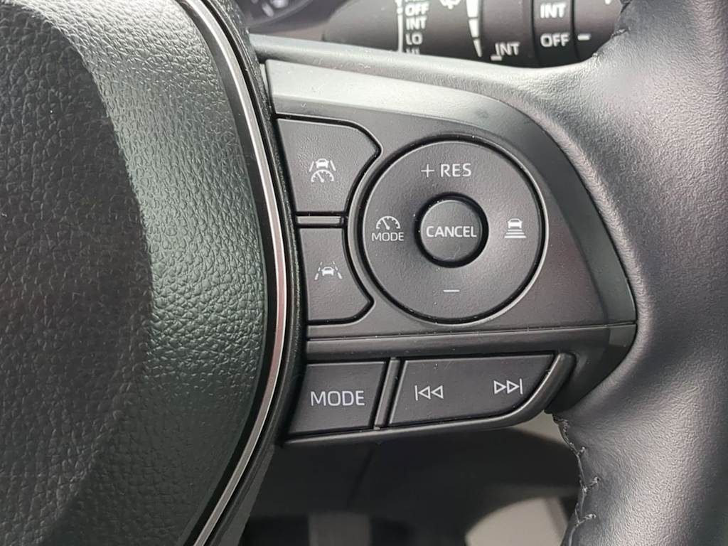 Thumbnail: 2025 Toyota Corolla Cross - 36