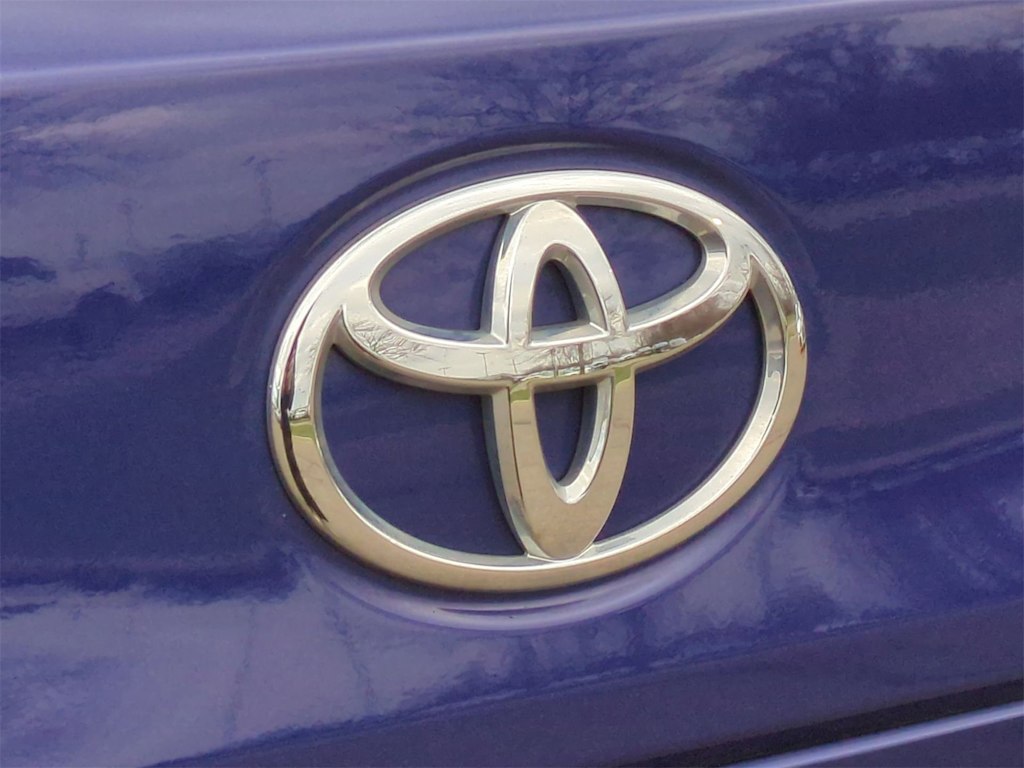 2022 Toyota Corolla Cross XLE 7