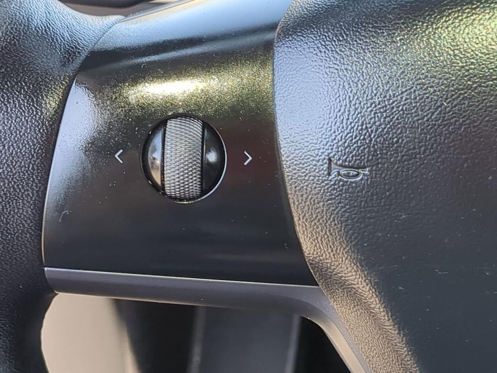 Thumbnail: 2022 Tesla Model Y - 25