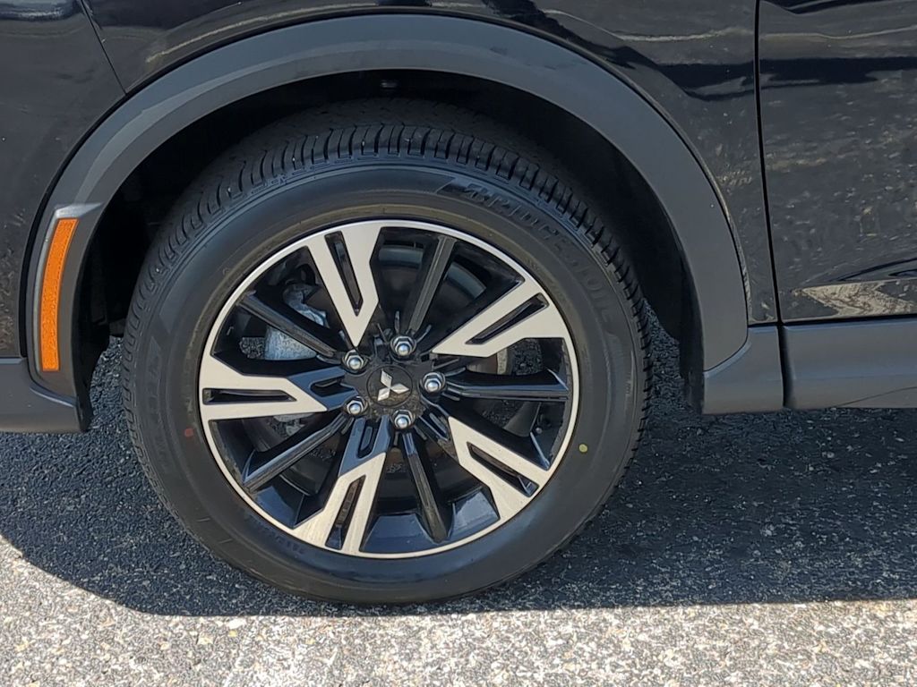 Thumbnail: 2026 Mitsubishi Eclipse Cross - 8