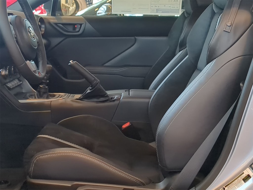 Thumbnail: 2025 Toyota GR86 - 11