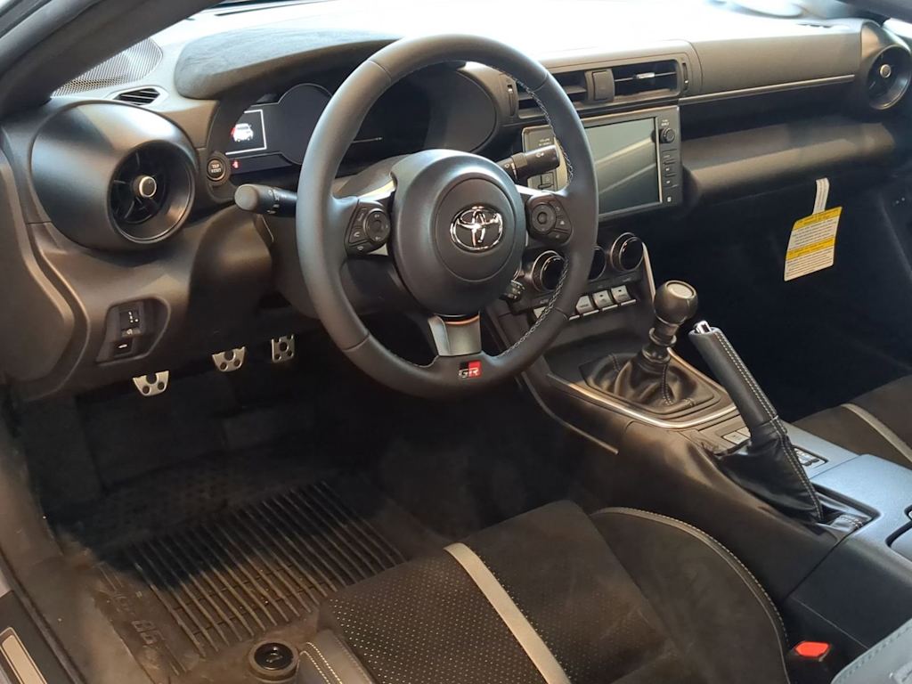 Thumbnail: 2025 Toyota GR86 - 2