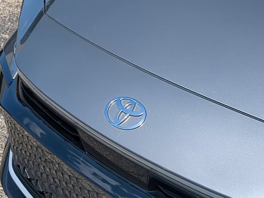 Thumbnail: 2023 Toyota Crown - 6