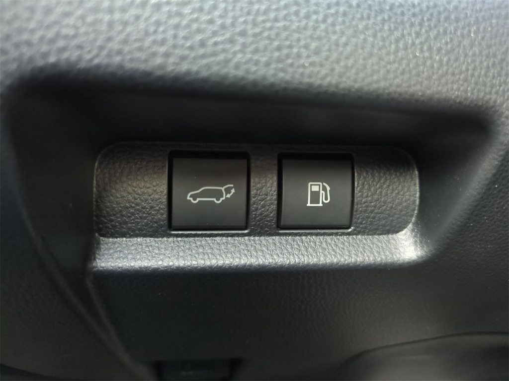 Thumbnail: 2025 Toyota Crown Signia - 32