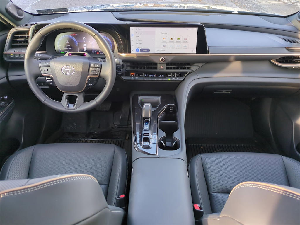 Thumbnail: 2025 Toyota Crown Signia - 8