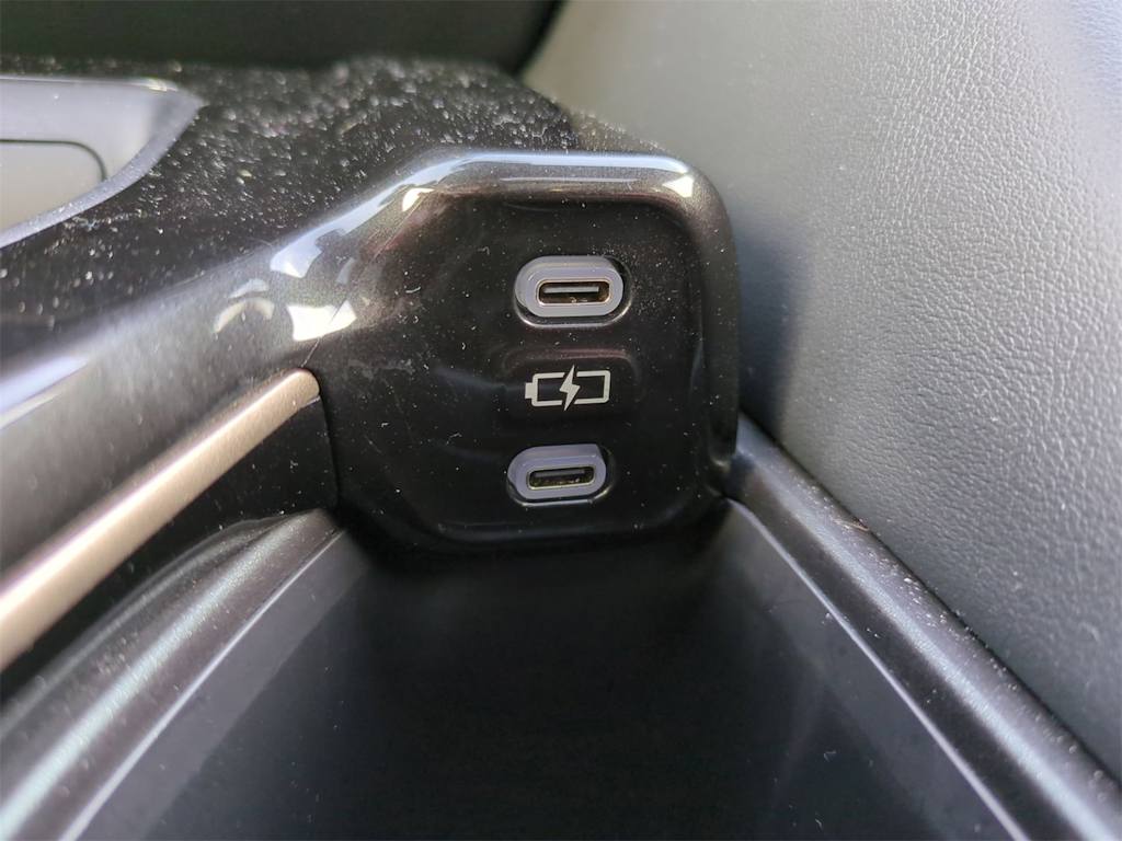 Thumbnail: 2025 Toyota Crown Signia - 34