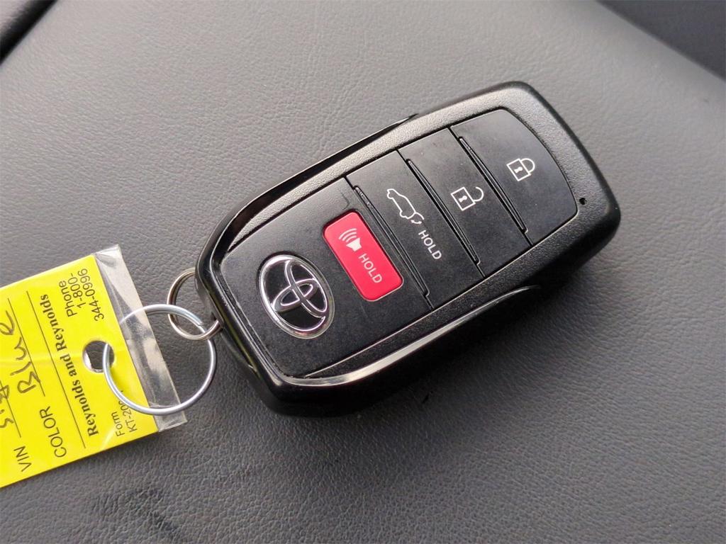 Thumbnail: 2025 Toyota Crown Signia - 17