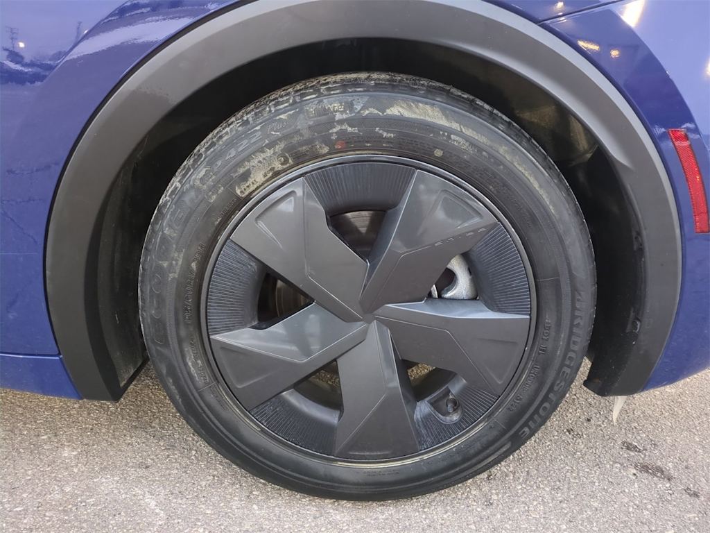 Thumbnail: 2023 Toyota Prius - 8