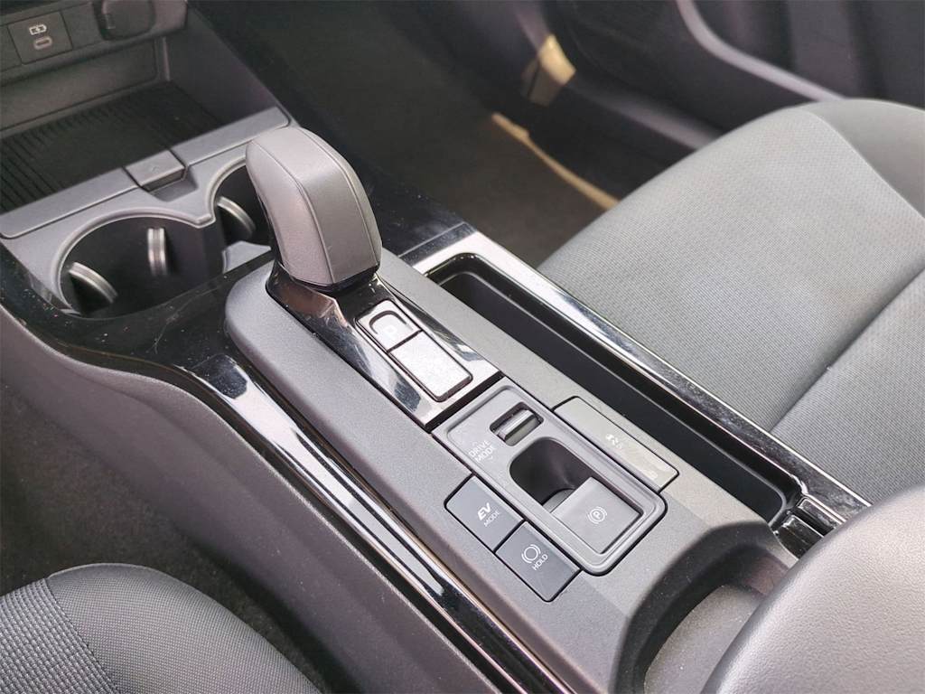 Thumbnail: 2024 Toyota Prius - 15