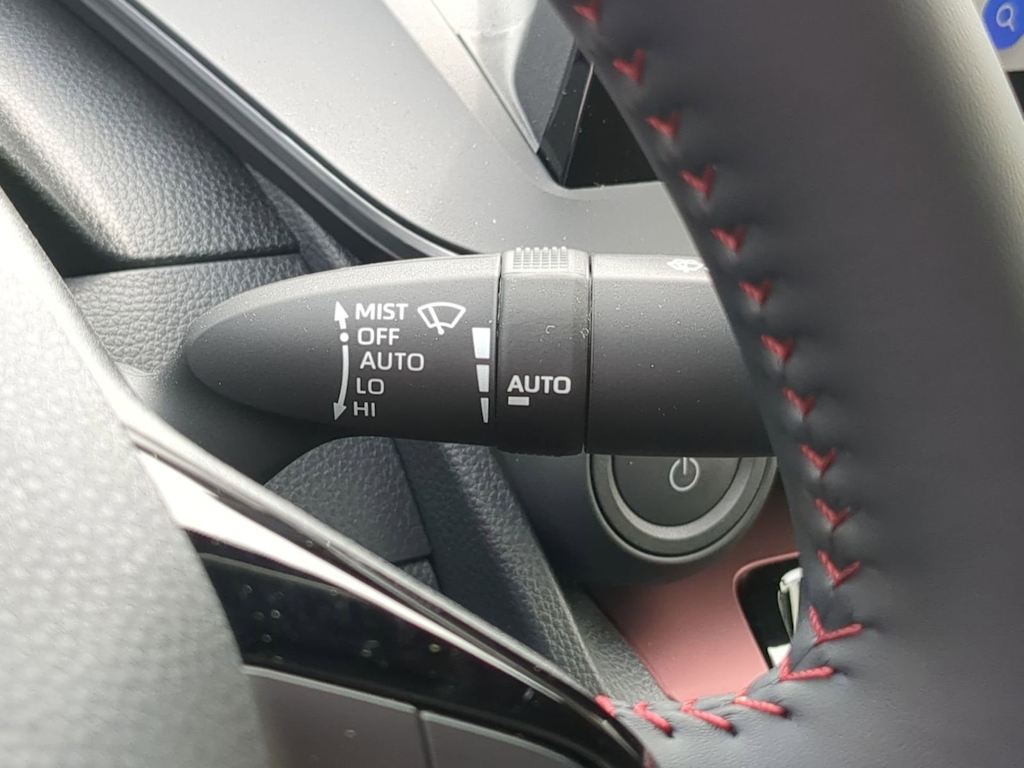 Thumbnail: 2026 Toyota Prius v - 30