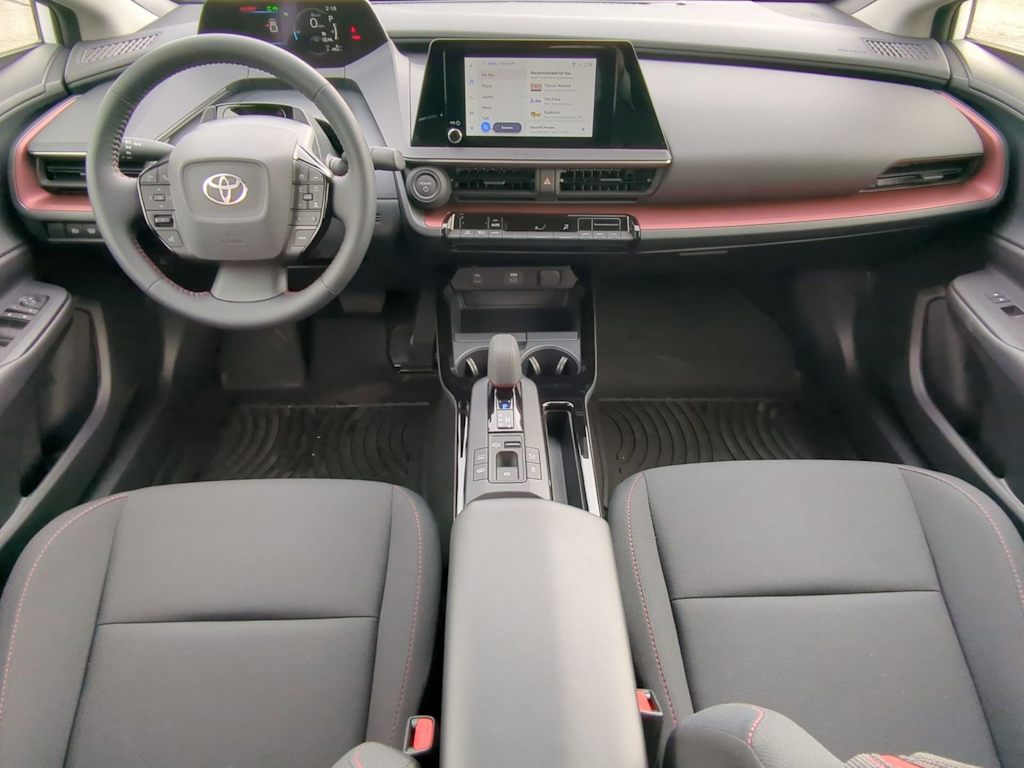 Thumbnail: 2026 Toyota Prius v - 8