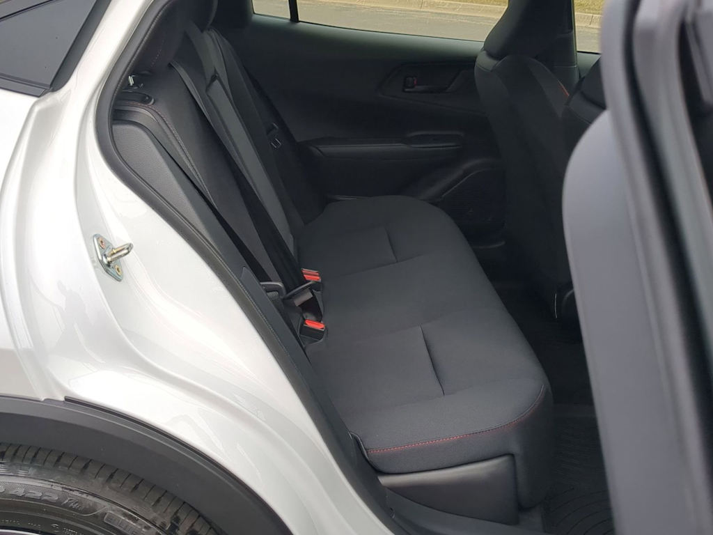 Thumbnail: 2026 Toyota Prius v - 27