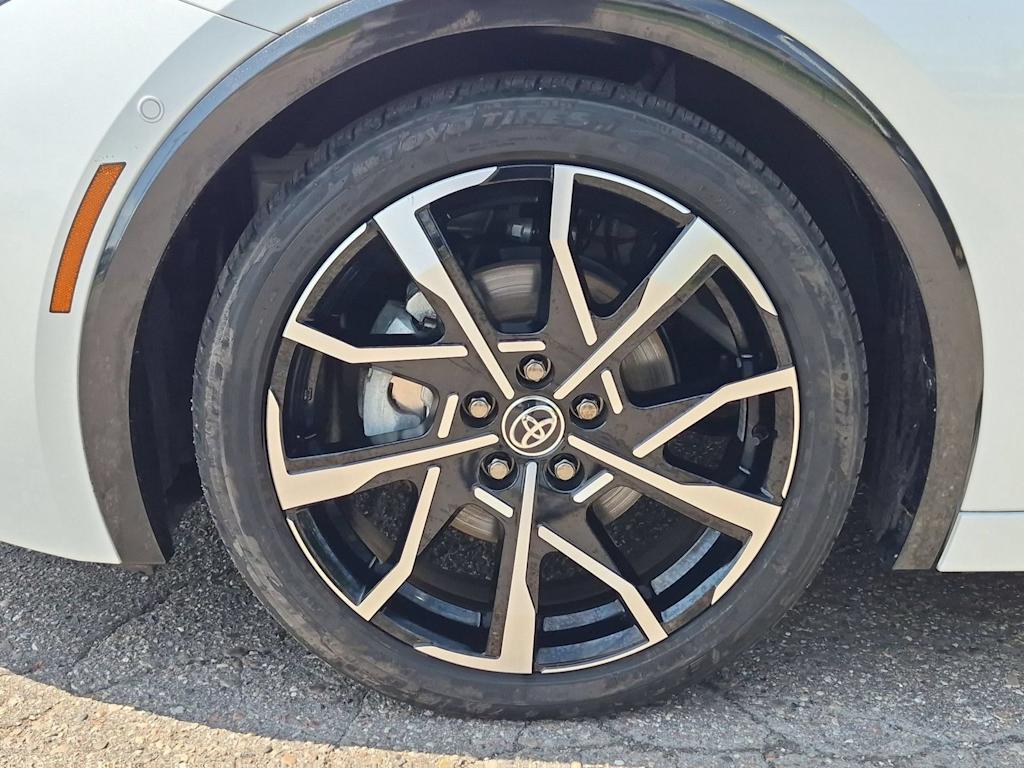 Thumbnail: 2026 Toyota Prius v - 7