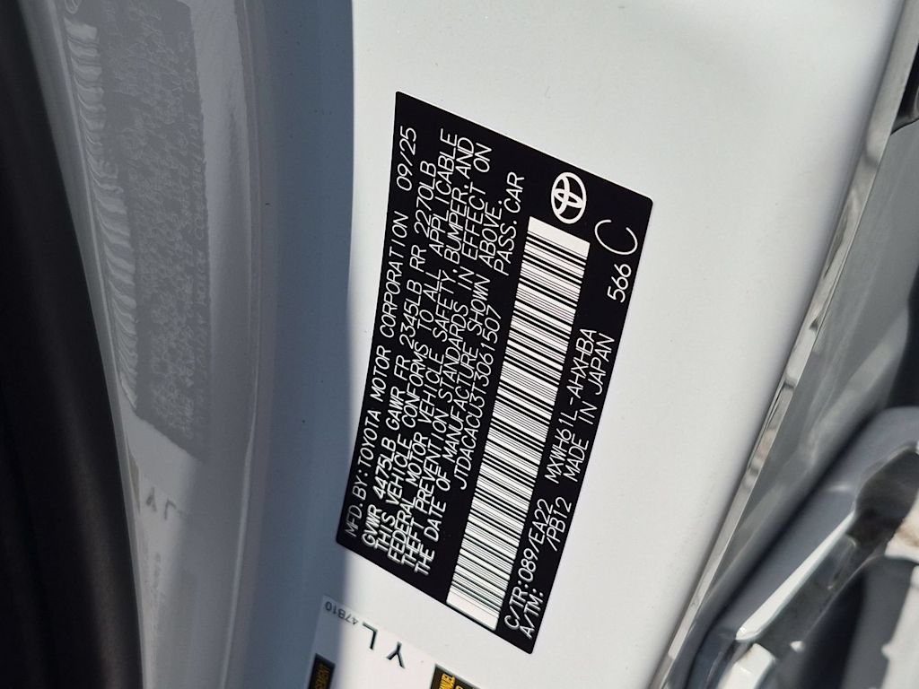Thumbnail: 2026 Toyota Prius v - 18