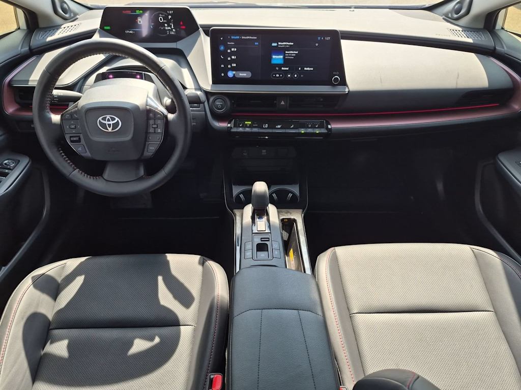 Thumbnail: 2026 Toyota Prius v - 9