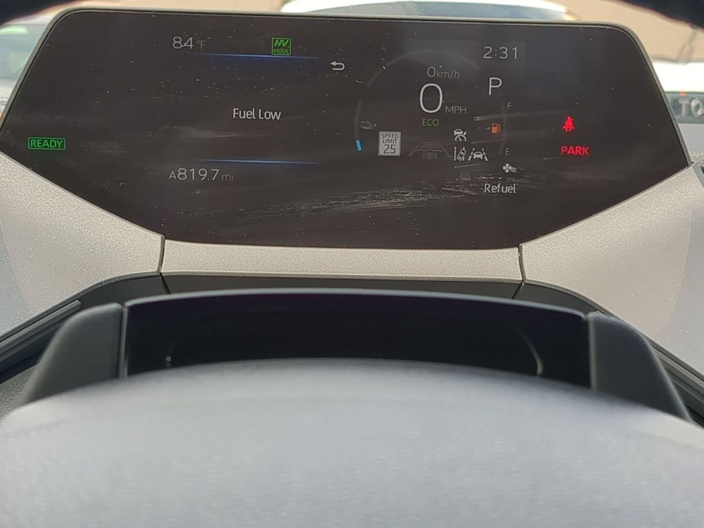 Thumbnail: 2026 Toyota Prius v - 15