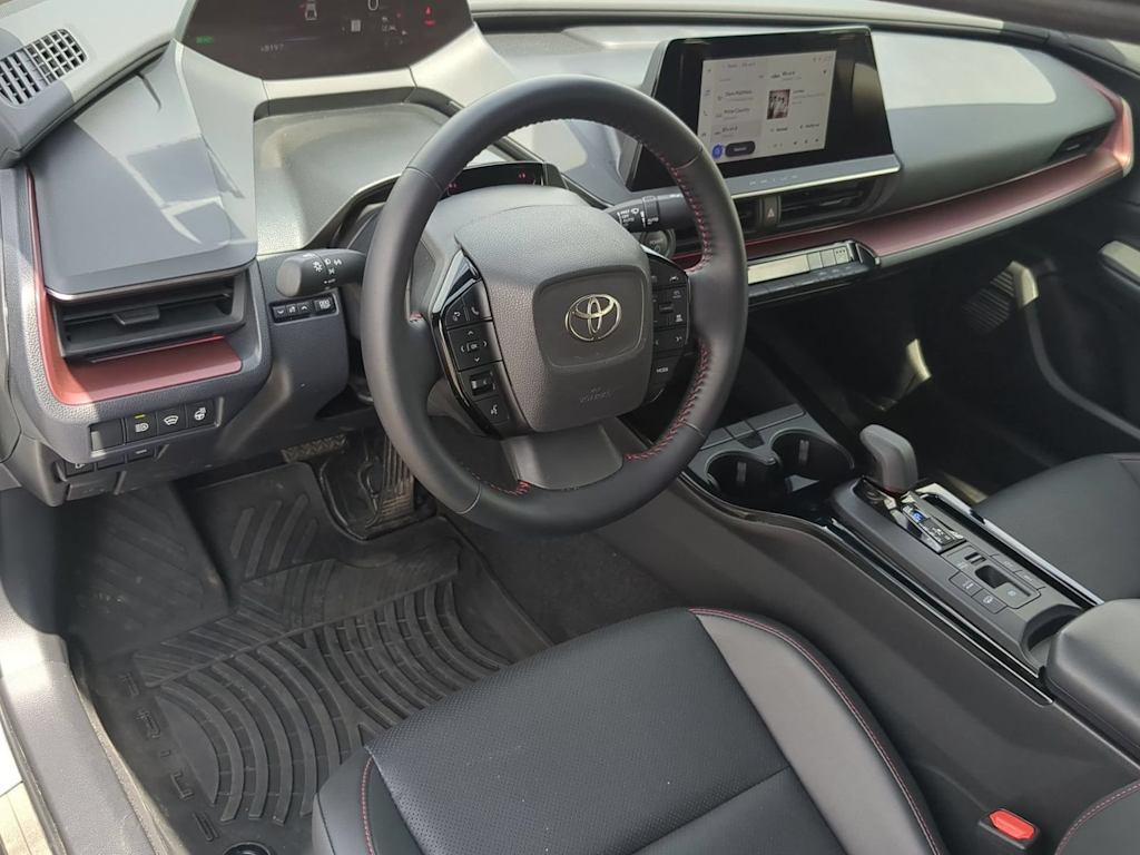 Thumbnail: 2026 Toyota Prius v - 2