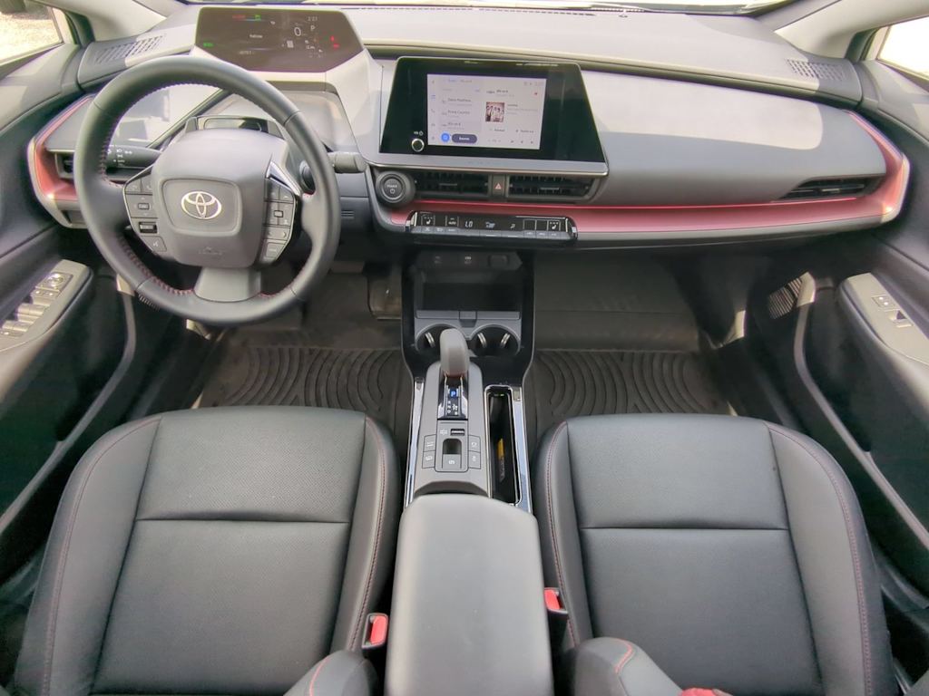 Thumbnail: 2026 Toyota Prius v - 8
