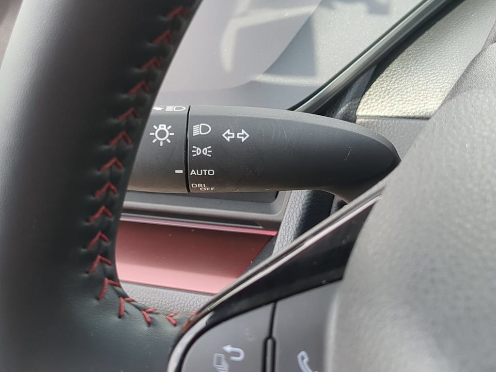 Thumbnail: 2026 Toyota Prius v - 30