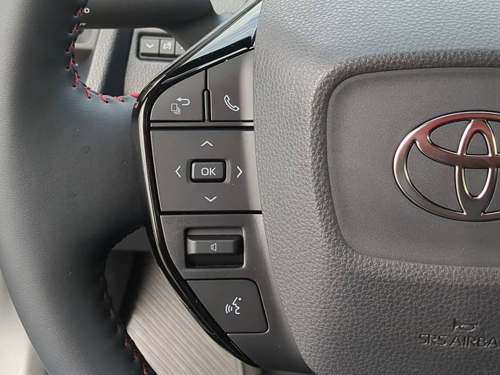 Thumbnail: 2026 Toyota Prius v - 28