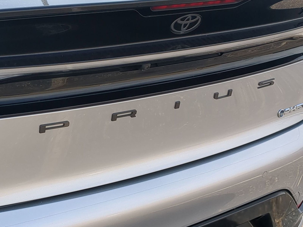 Thumbnail: 2026 Toyota Prius v - 24