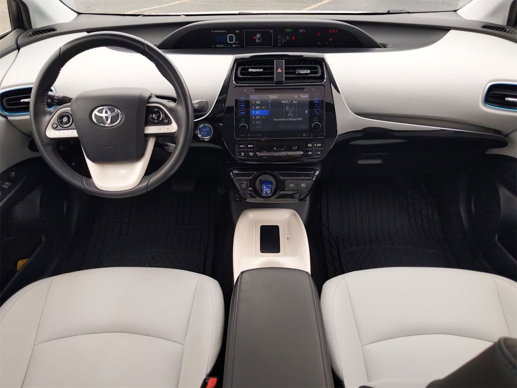 2017 Toyota Prius Four 9