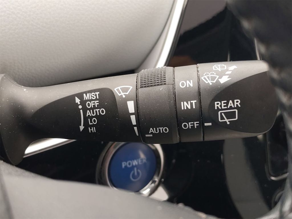 2017 Toyota Prius Four 32