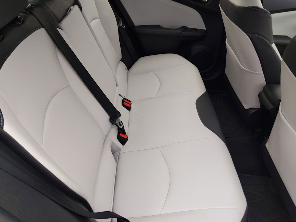 2017 Toyota Prius Four 28