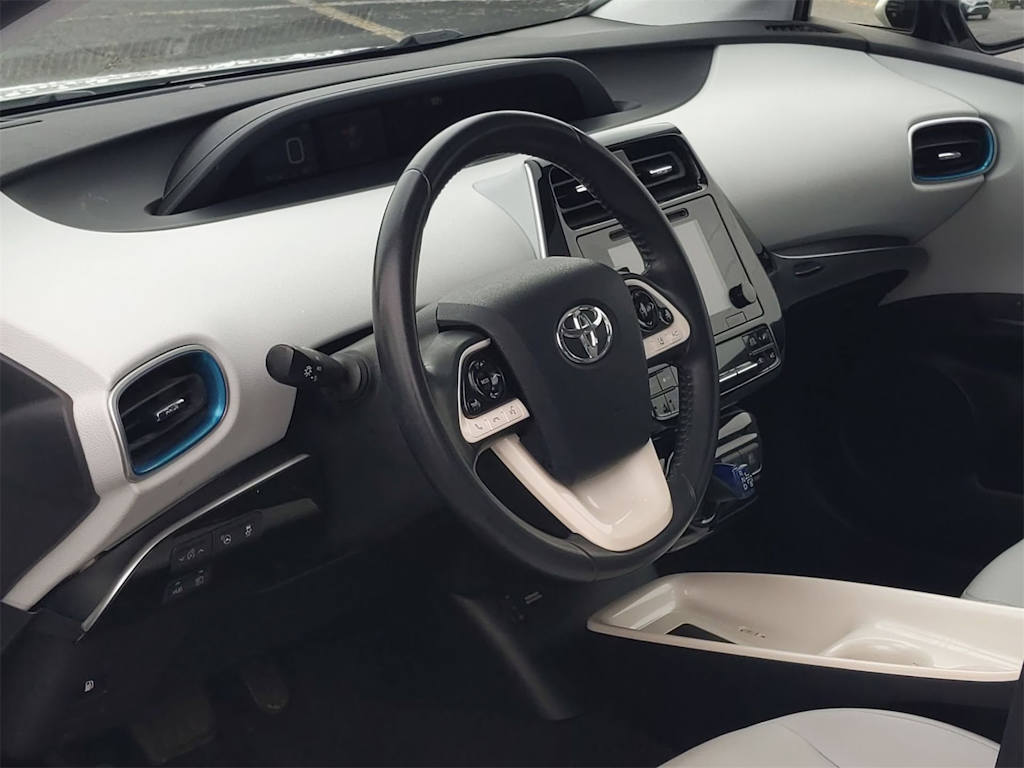 2017 Toyota Prius Four 2