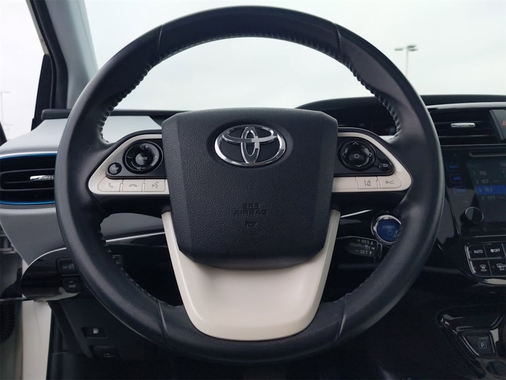 2017 Toyota Prius Four 13