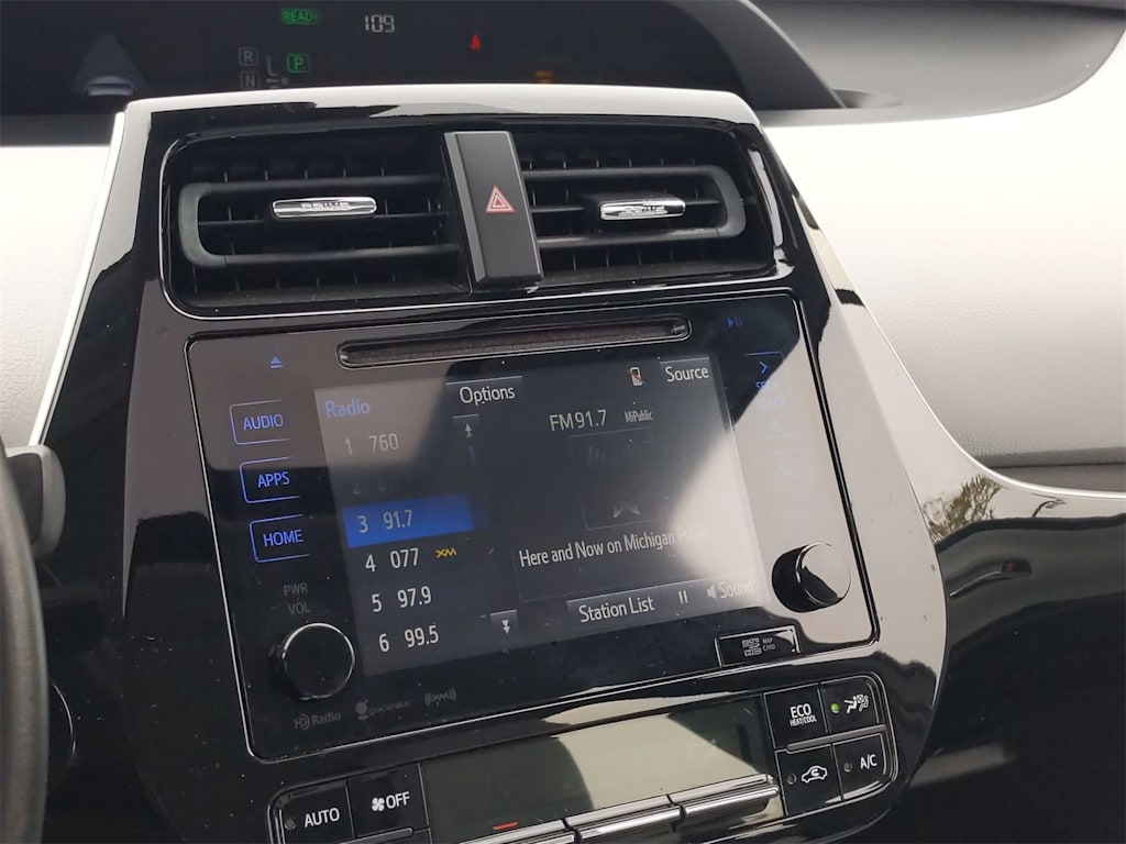 2017 Toyota Prius Four 15
