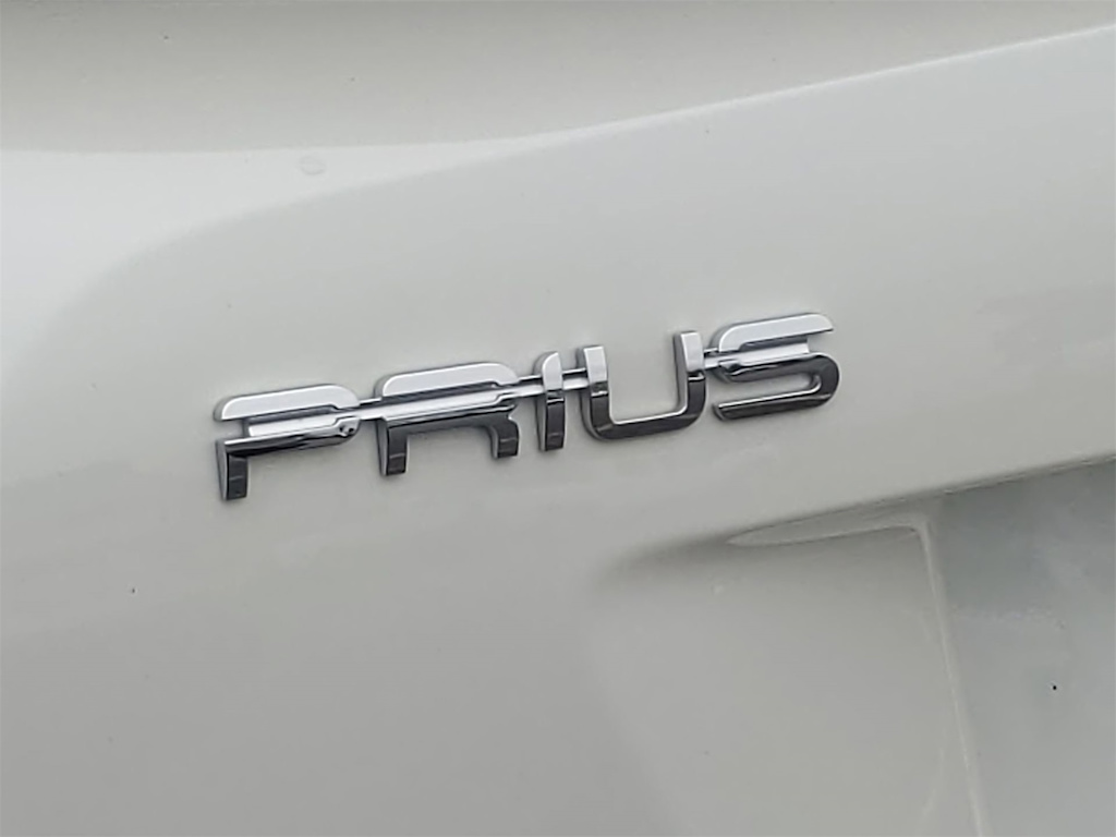 2017 Toyota Prius Four 25