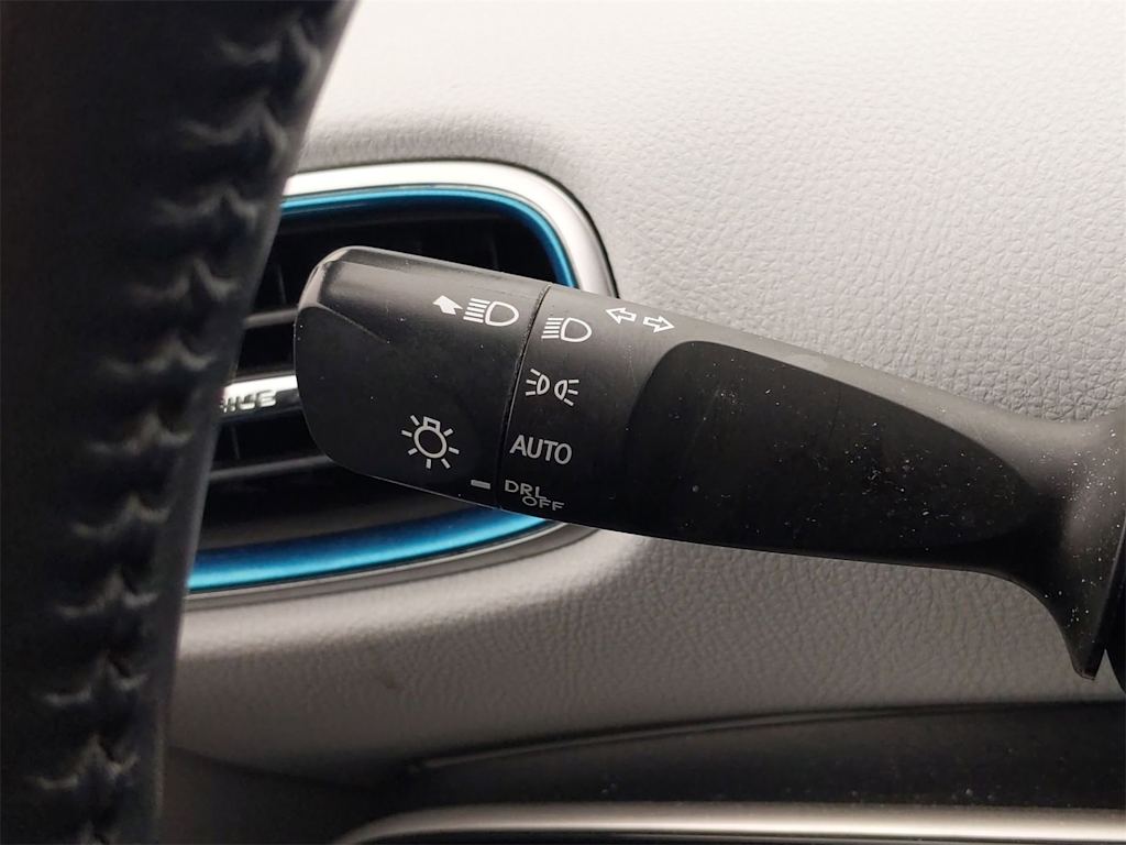 2017 Toyota Prius Four 14
