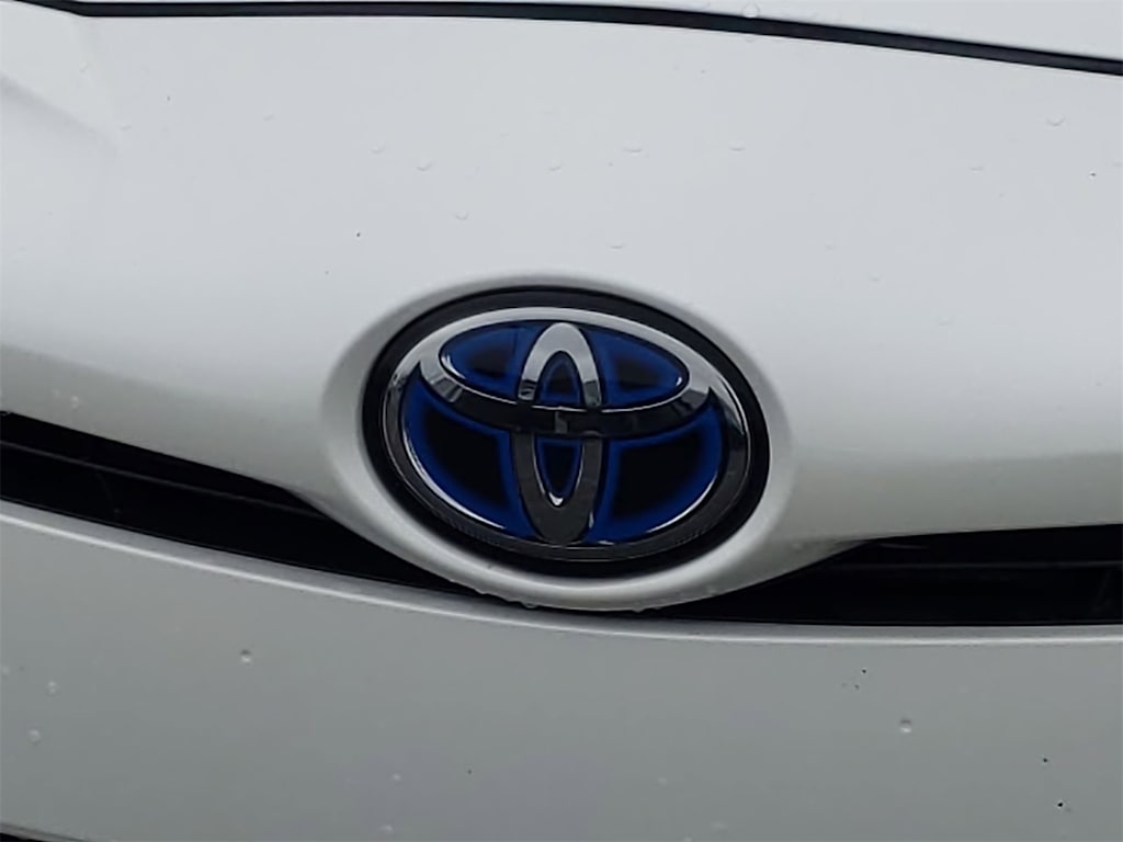 2017 Toyota Prius Four 7