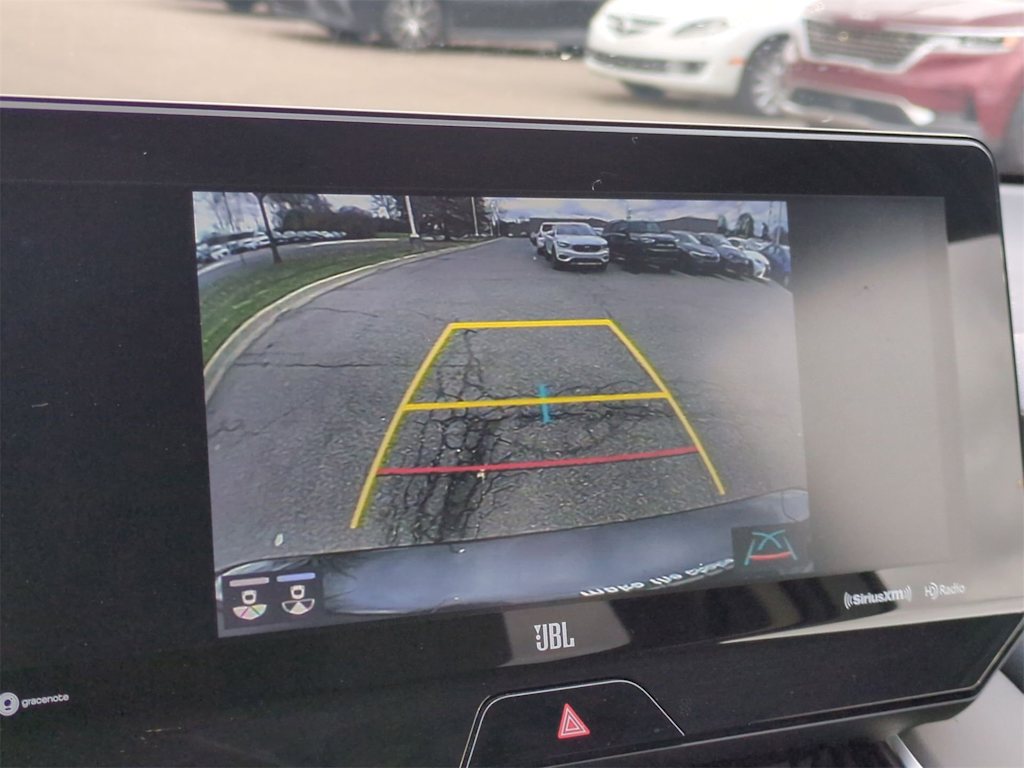 Thumbnail: 2022 Toyota Venza - 32