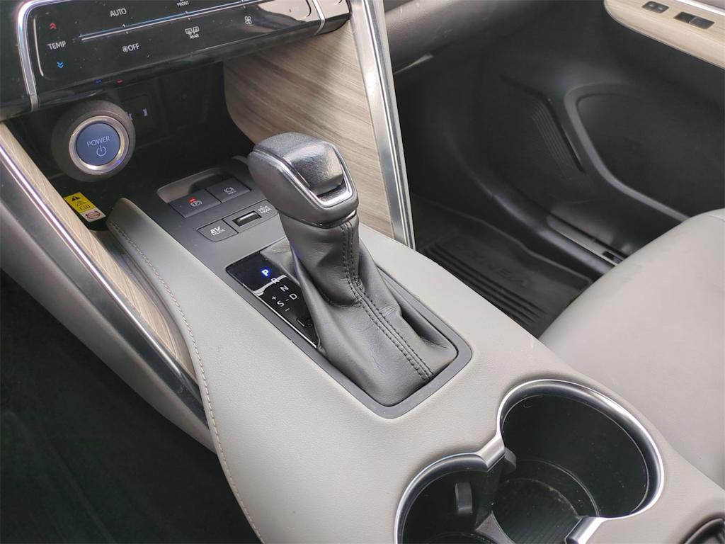 Thumbnail: 2022 Toyota Venza - 34