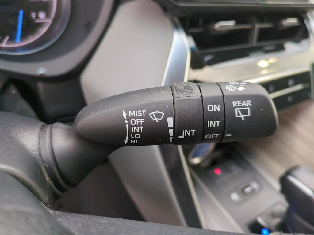 Thumbnail: 2022 Toyota Venza - 15