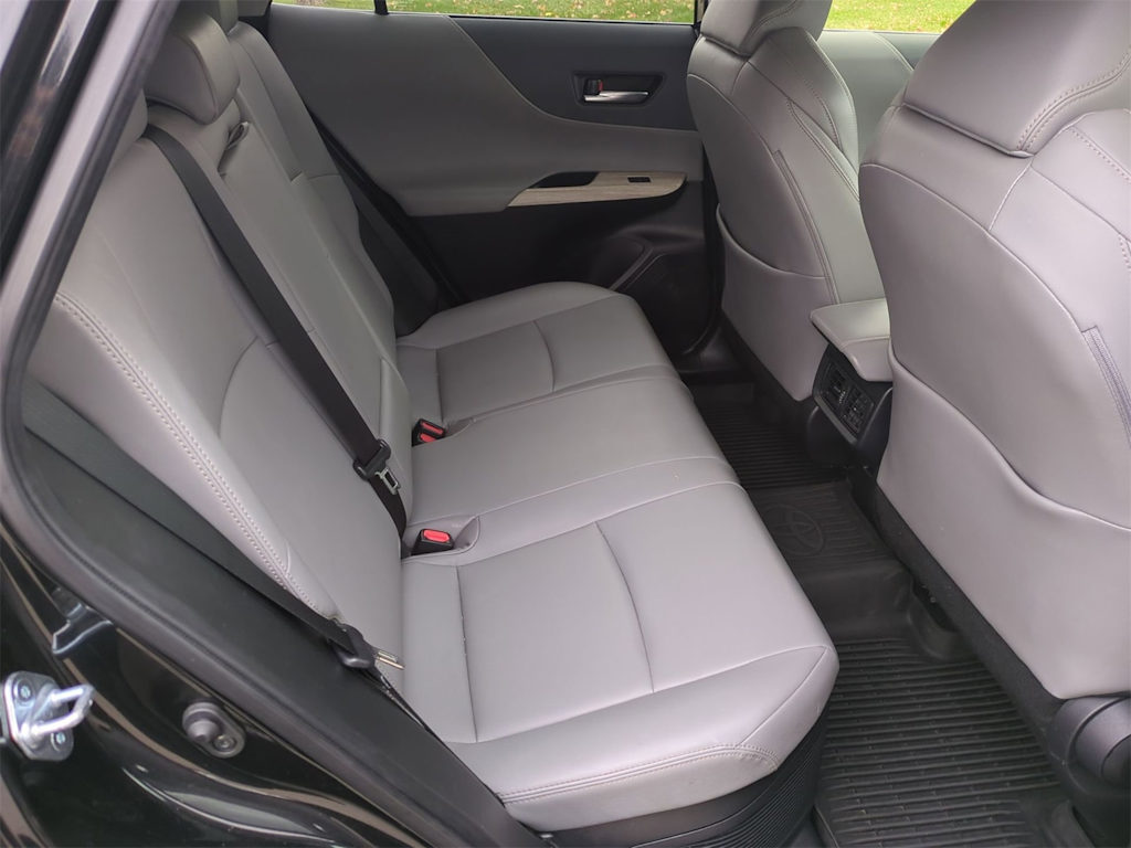 Thumbnail: 2022 Toyota Venza - 27