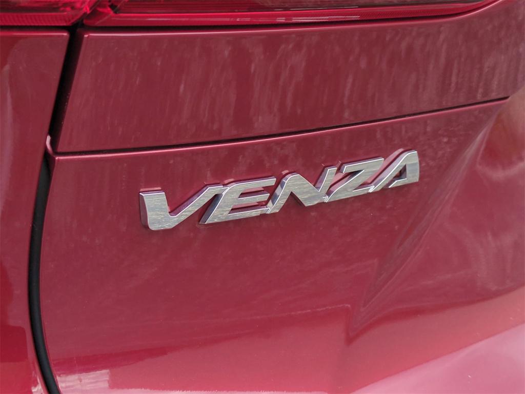 Thumbnail: 2022 Toyota Venza - 25