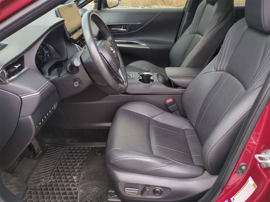 Thumbnail: 2022 Toyota Venza - 10