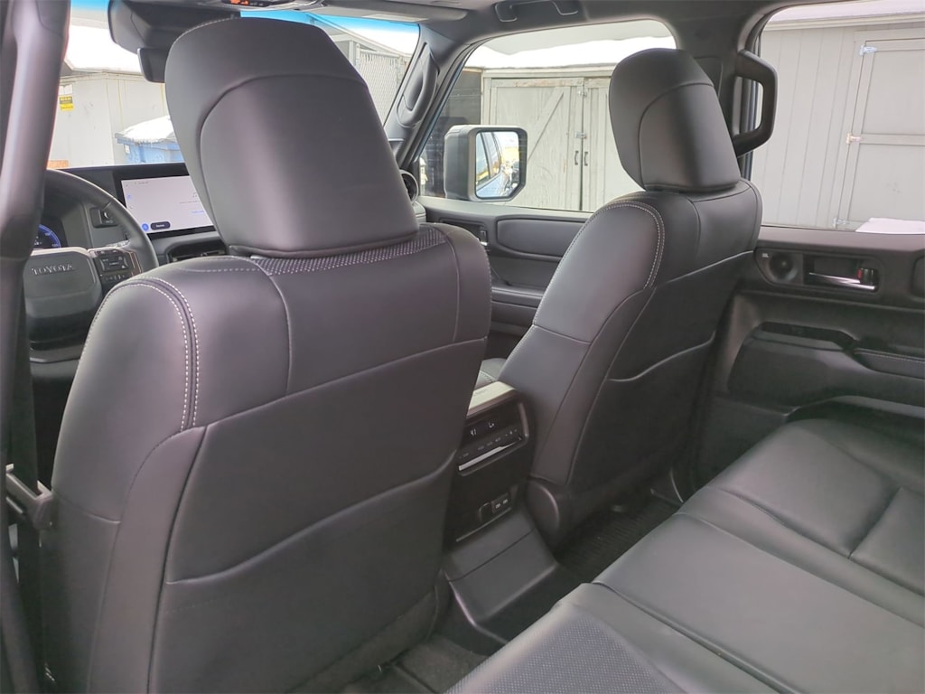 Thumbnail: 2025 Toyota Land Cruiser - 11