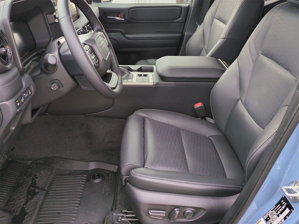 Thumbnail: 2025 Toyota Land Cruiser - 10