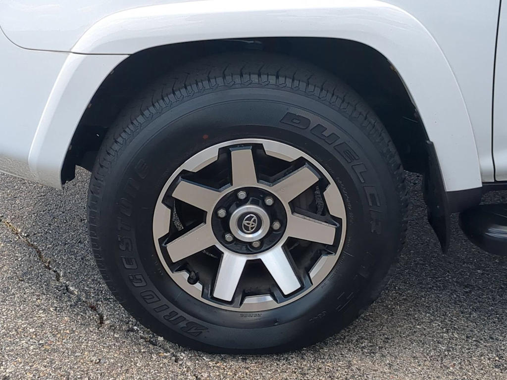 Thumbnail: 2019 Toyota 4Runner - 8