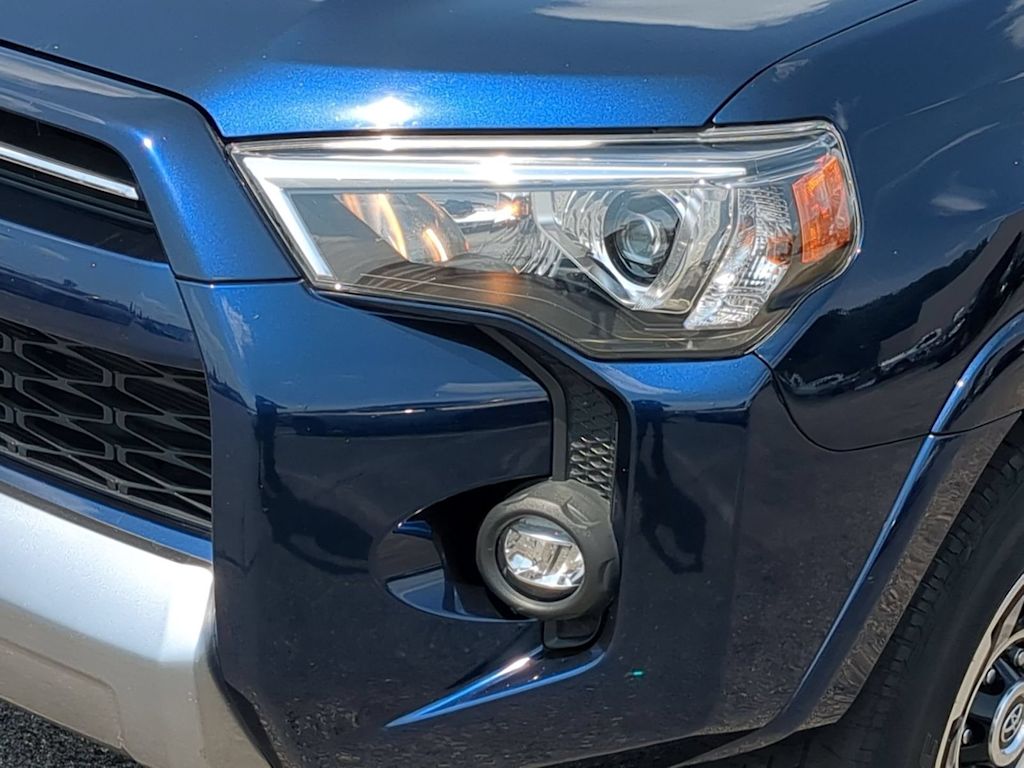 Thumbnail: 2022 Toyota 4Runner - 23