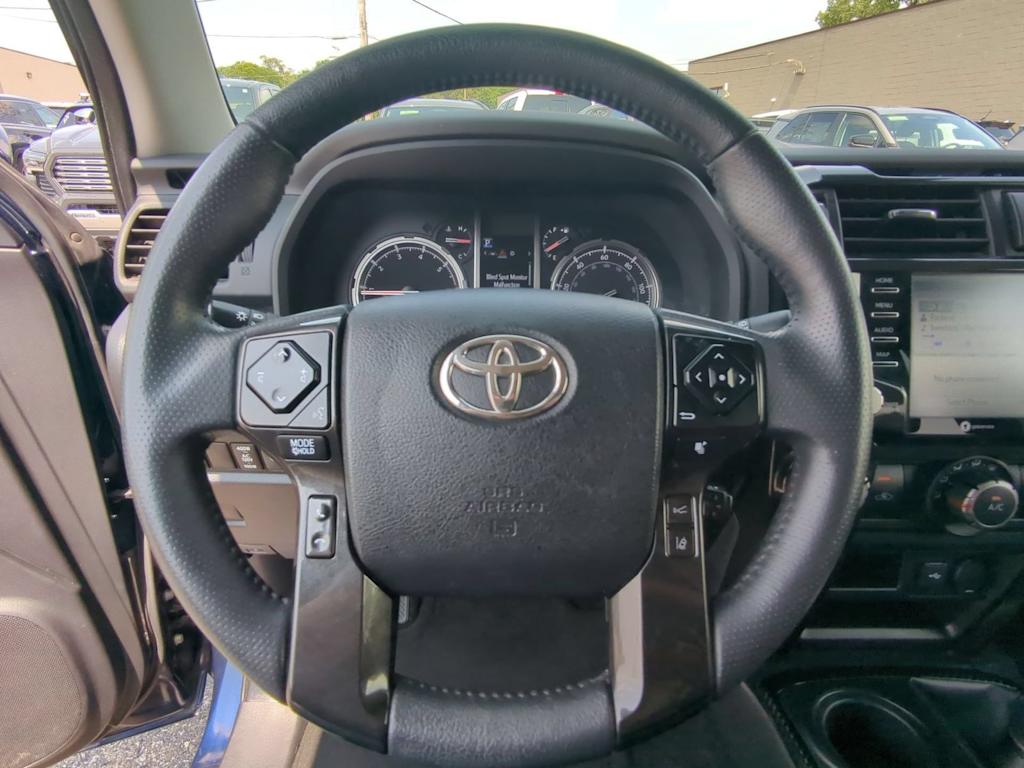 Thumbnail: 2022 Toyota 4Runner - 13