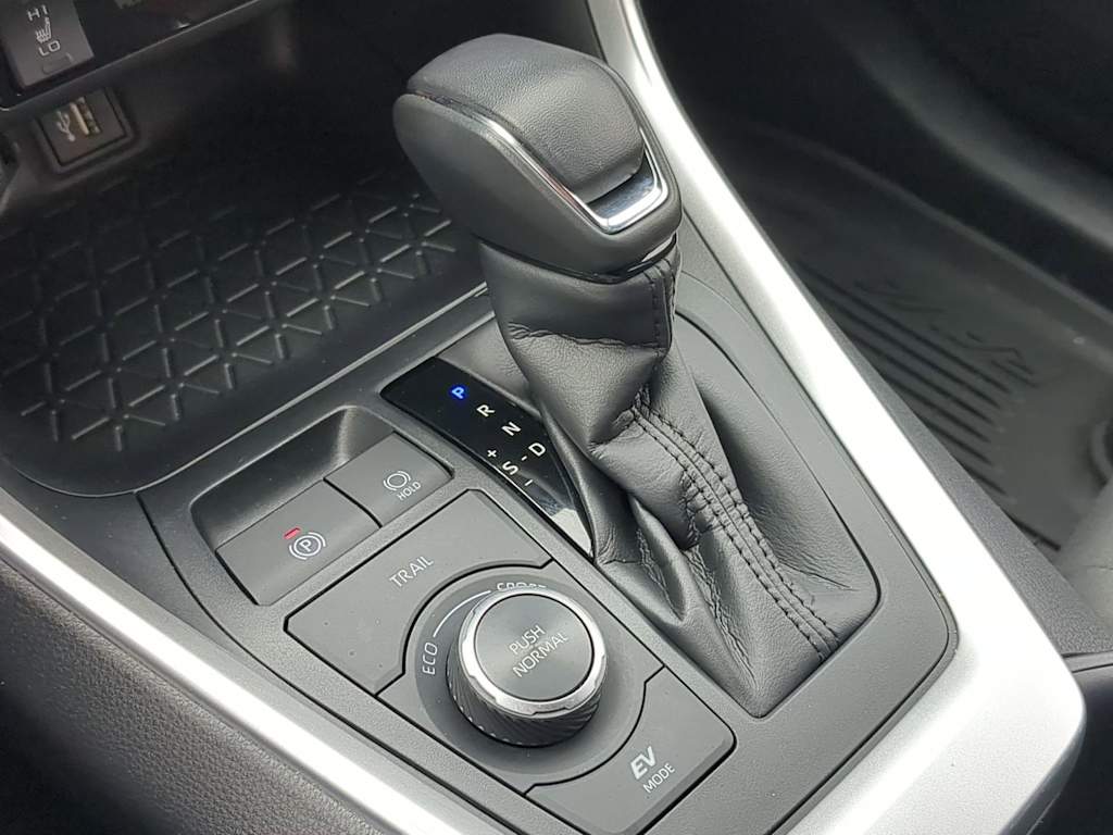 Thumbnail: 2024 Toyota RAV4 - 15
