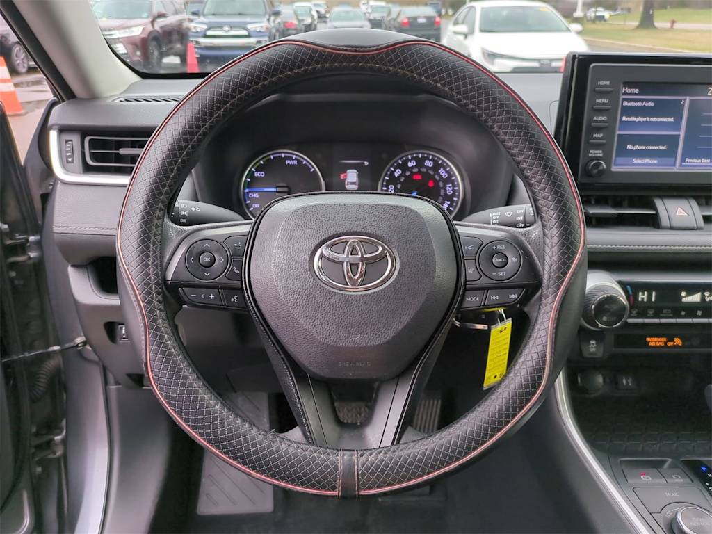 2019 Toyota RAV4 LE 13