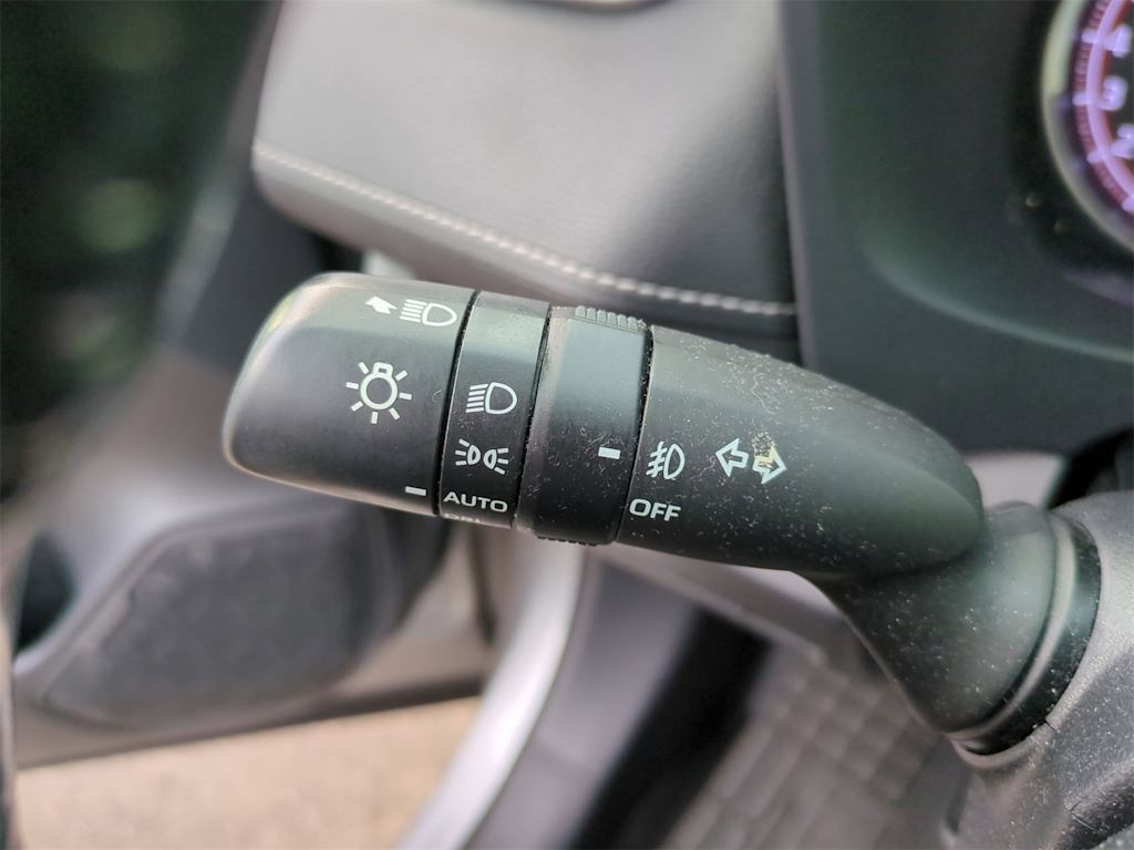 Thumbnail: 2019 Toyota RAV4 - 18