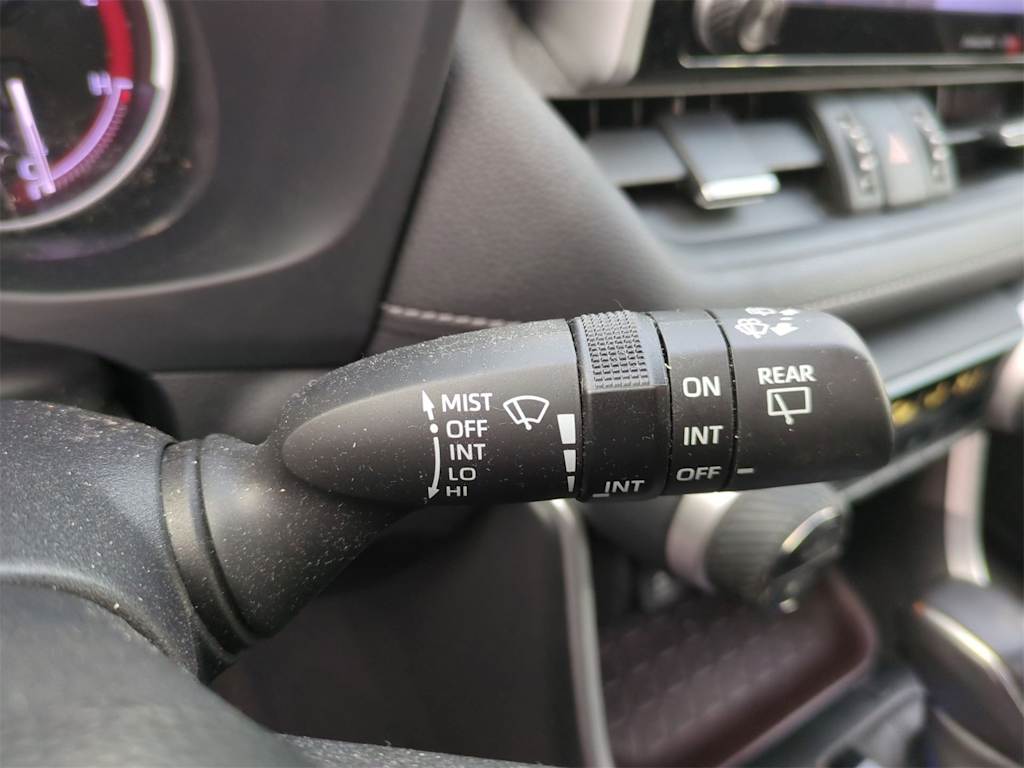 Thumbnail: 2019 Toyota RAV4 - 32