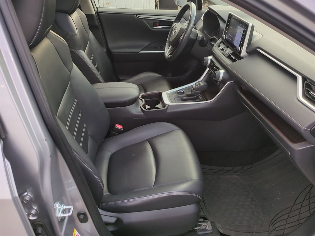 Thumbnail: 2019 Toyota RAV4 - 11